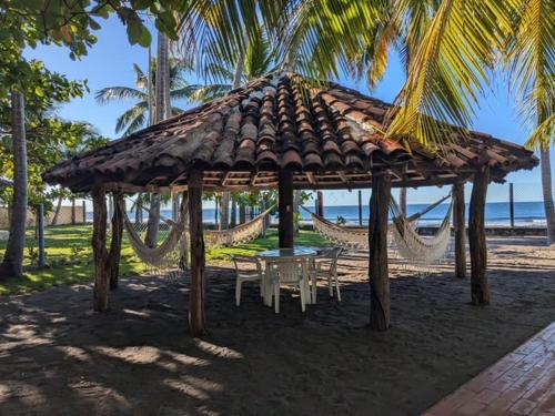 Sihua Escape in Acachapa