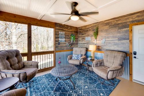 Eureka Springs Vacation Rental Near Beaver Lake! in Lost Bridge Village (AR)