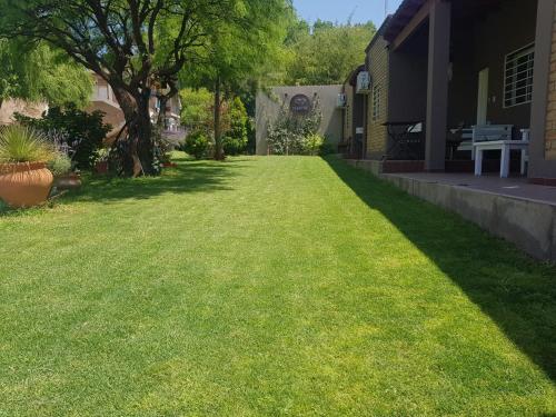 2 bedrooms, 5 beds