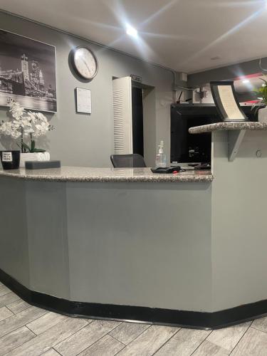 Econo Lodge Inn & Suites Yuba City - image 10
