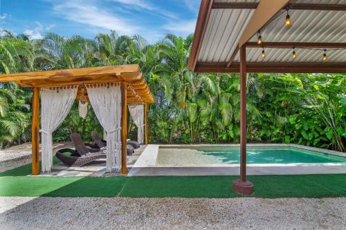 Casa Heliconias La Fortuna Private Pool in Fortuna