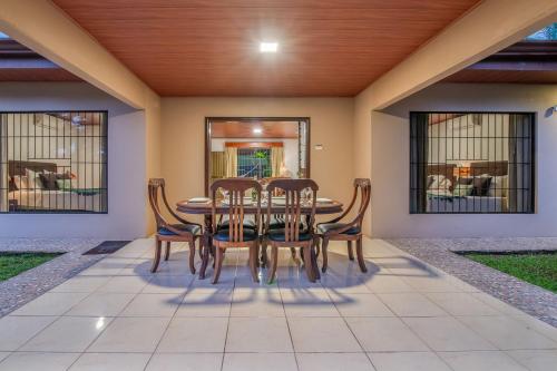 Casa Heliconias La Fortuna Private Pool in Fortuna