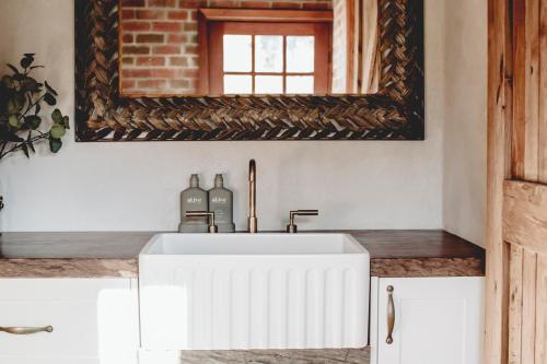 Gables Riverside Retreat in Jugiong