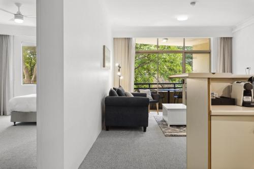 Chic Urban Escape in Vibrant Camperdown - image 2