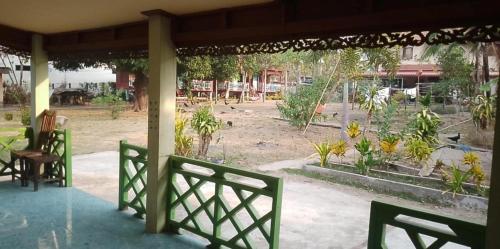 Don Det Mr.B Riverside Budget Guesthouse in Don Det