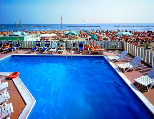Swimming pool, Hotel Astoria in Pesaro