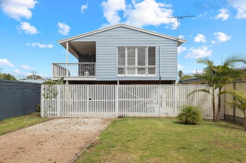 Holiday Home room in Cerulean Getaway