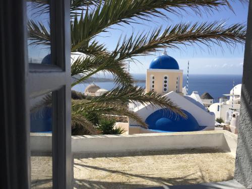 Christos Apartments Oia 4
