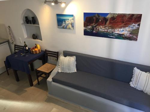 Studio with Balcony (2 Adults) - Split Level No 1 image 10