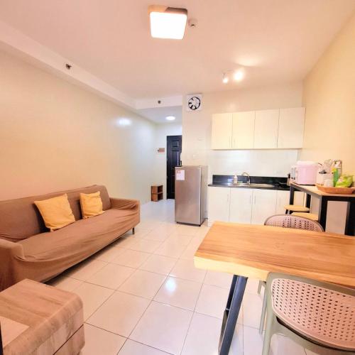 STAYLUXIA - MANILABAYVIEW - Luxury and Superior Suites with, Balcony -except Studios- Pool, Netflix & Gym- Housekeeping Available -, Manila (Foto 8)