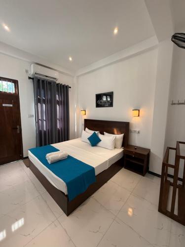 Deluxe Double Room room in Devon Surf . Inn - Hiriketiya