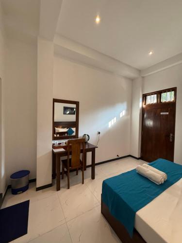 Deluxe Double Room image 8