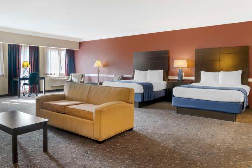2 queen beds
