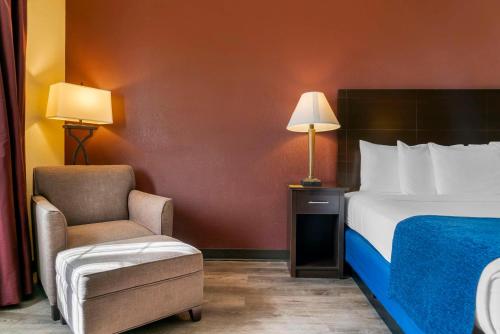 Best Western Greenfield Inn - image 10