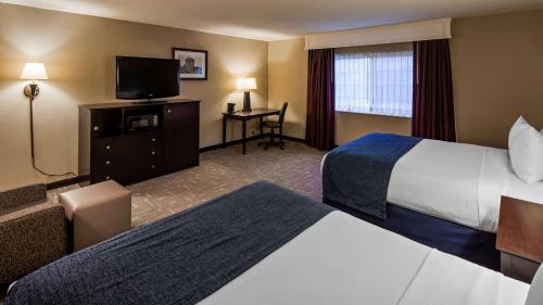 Best Western Greenfield Inn - image 11