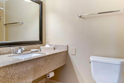 Best Western Greenfield Inn - image 6