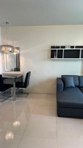 Spacious Sukhumvit Condo near EmQuartier, Bangkok