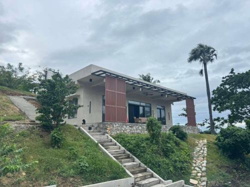 Modern Room with Kitchen, Roofdeck Near White Beach in Puerto Galera
