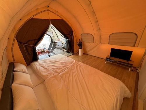 Jecheon J Glamping in แพ็กอุน-มย็อน