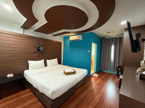 Bed By Cruise Hotel At Samakkhi-Tivanont, Nonthaburi