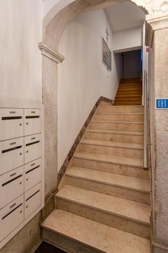 Chic 1-Bedroom in Cais do Sodré - Modern and Central - image 12