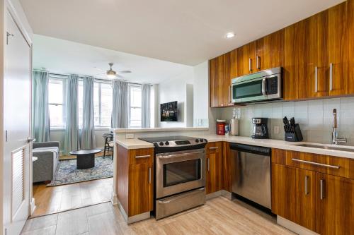 Spacious Modern Condos near French Quarter - 주방