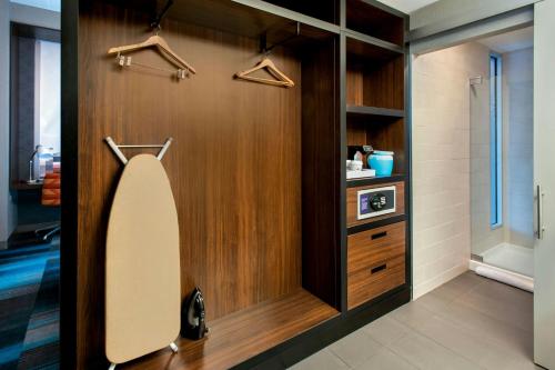 Aloft Boston Seaport District - image 5