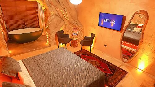 room detail thumbnail 1