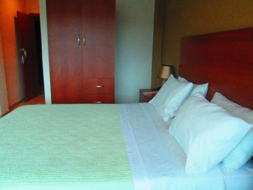 Hotel Garzota Inn - image 5