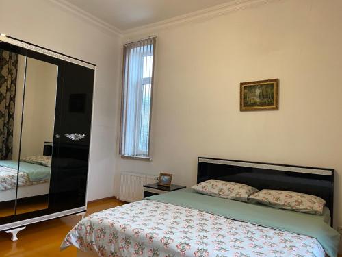 2 bedrooms, 4 beds