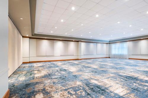 Embassy Suites by Hilton Dorado del Mar Beach Resort - image 11