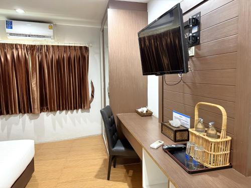 Bed by Cruise at Samakkhi-Tivanont Room Type - Deluxe King Room