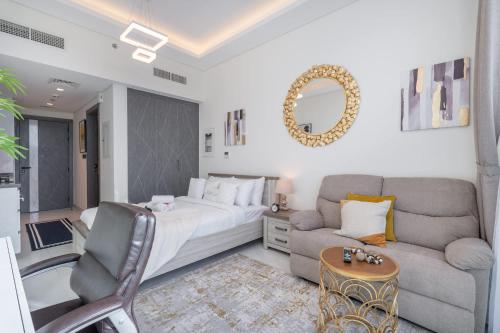 Free housekeeping visits during your stay - StayShort - Delightful Studio in Park Views that Sleeps 2, Dubai (photo 8)
