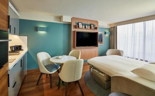 Blueprint Living Apartments -Turnmill Street - image 4