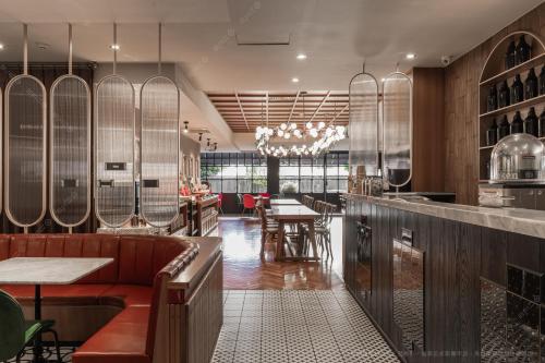 餐廳, 河堤漫旅 站前館 (River inn Station) in 新興區