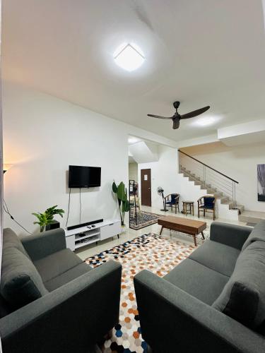 Embun Homestay Puchong,Selangor Semi D 10pax 5R4B 6-7CarPark