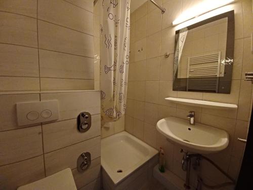 Ferienpark B-4-12 5.7km von Waldstraße entfernt