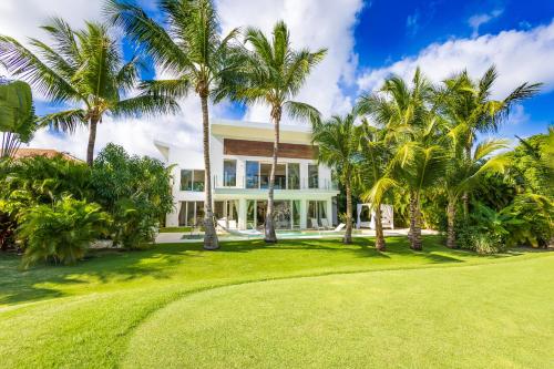 Villa with Private Pool image 10