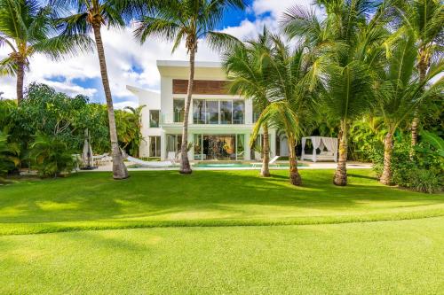 Villa with Private Pool image 5