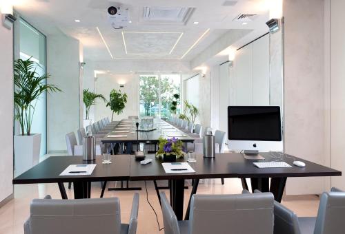 6452866 Mercure Hotel Rimini Artis