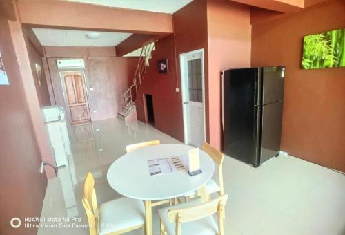 DreamStay thumbnail 4