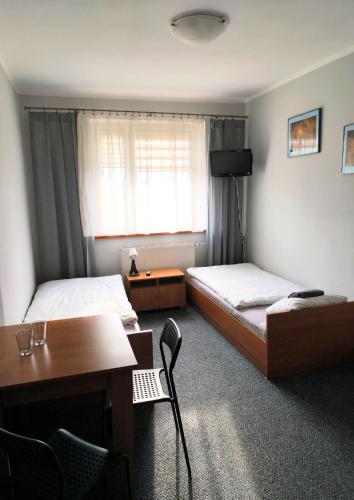 2 twin beds