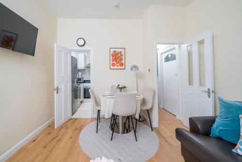 Notting Hill-Hyde Park, Chic 2 DBL bedroom, 1 minute to Portobello Rd & TUBE, Londres (foto 10)