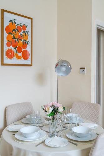 Notting Hill-Hyde Park, Chic 2 DBL bedroom, 1 minute to Portobello Rd & TUBE, Londres (foto 8)