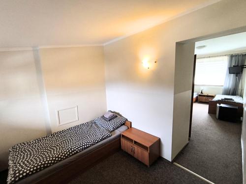 3 twin beds