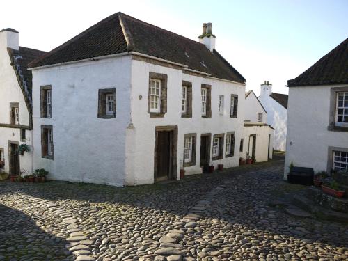A 2 Bedroom flat in Culross home of Outlander in Culross