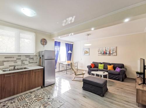 Charming 2BD apt next to metro station, Atene (foto 7)