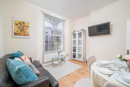 Notting Hill-Hyde Park, Chic 2 DBL bedroom, 1 minute to Portobello Rd & TUBE, Londres (foto 7)