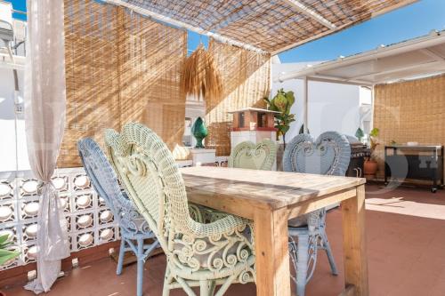Charming house with rooftop terrace by REMS, Torremolinos (Foto 3)