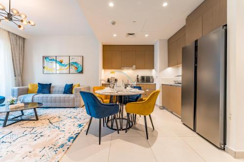 Community View 2BR with Balcony, Surf at Creek Beach Building 2, Creek Harbour by Deluxe Holiday Homes, Dubaj (zdjęcie 6)